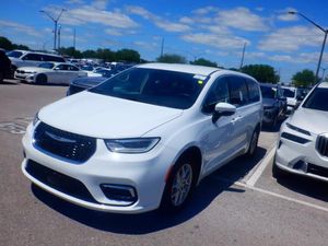 CHRYSLER PACIFICA TOURING L - 1