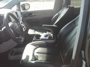 CHRYSLER PACIFICA TOURING L - 3