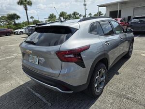 2025 Chevrolet TRAX LT 照片 2