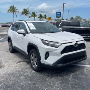 صورة 7 لـ 2025 Toyota RAV4 HYBRID XLE