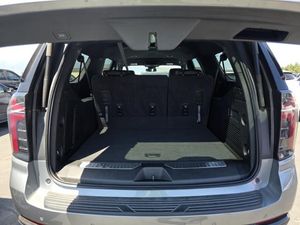 CHEVROLET SUBURBAN Z71 - 6