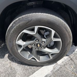 2025 Chevrolet TRAX LT thumbnail 13