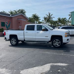 صورة 6 لـ 2019 Chevrolet SILVERADO 2500HD HIGH COUNTRY
