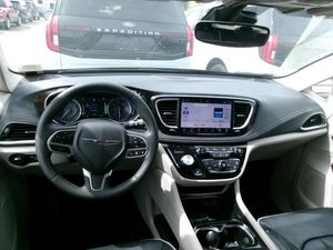 CHRYSLER PACIFICA LIMITED - 4