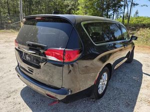 CHRYSLER VOYAGER LX - 2