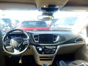 CHRYSLER PACIFICA TOURING L - 4