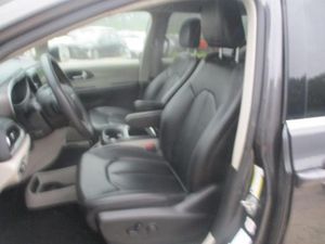 صورة 3 لـ 2023 Chrysler PACIFICA TOURING L