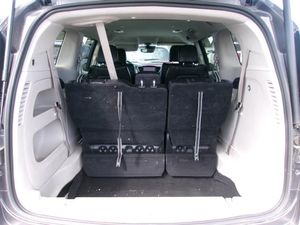 CHRYSLER PACIFICA TOURING L - 6