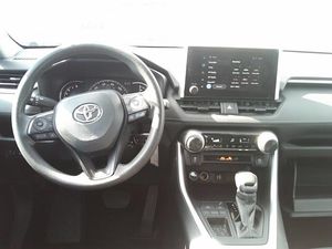 2025 Toyota RAV4 LE 照片 4