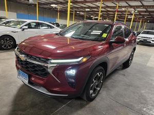 2025 Chevrolet TRAX LT — фото 1