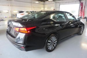 صورة 2 لـ 2025 Nissan ALTIMA SV