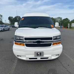 CHEVROLET EXPRESS 2500 - 8