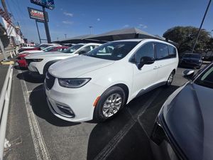 CHRYSLER PACIFICA SELECT - 1