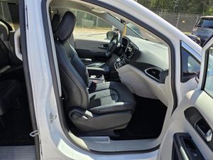 CHRYSLER PACIFICA TOURING L - 3