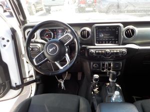 JEEP WRANGLER UNLIMITED SAHARA - 4