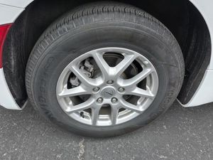 CHRYSLER PACIFICA TOURING L - 9