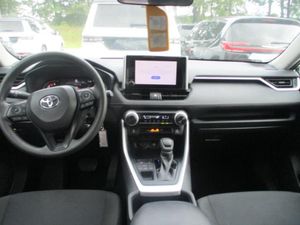 صورة 4 لـ 2025 Toyota RAV4 LE