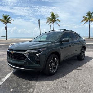 2025 Chevrolet TRAX LT — фото 1