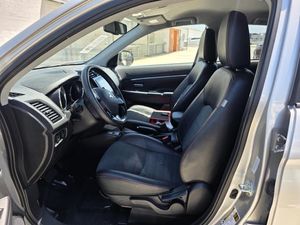 2025 Mitsubishi OUTLANDER SPORT SE 照片 3