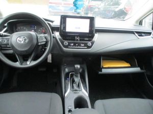 2024 Toyota COROLLA LE photo 4