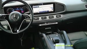 2025 Mercedes-BENZ GLS photo 8