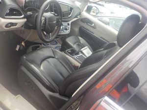 CHRYSLER PACIFICA TOURING L - 3