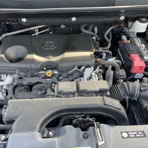 صورة مصغرة 32 لـ 2021 Toyota RAV4 LE