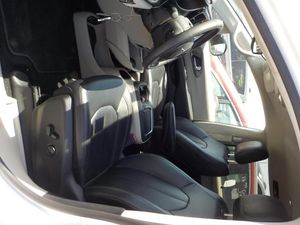 CHRYSLER PACIFICA TOURING L - 3