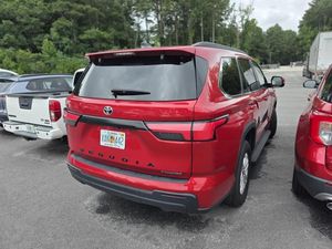صورة 2 لـ 2025 Toyota SEQUOIA SR5