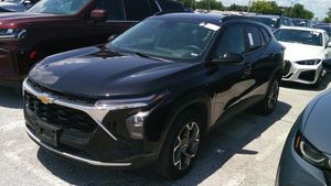 2025 Chevrolet TRAX LT — фото 1