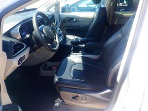 CHRYSLER PACIFICA TOURING L - 3