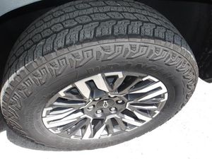 CHEVROLET SUBURBAN Z71 - 10