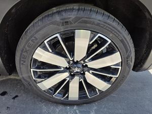 2025 Mitsubishi OUTLANDER — фото 10