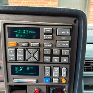1993 Chevrolet SUBURBAN K2500 thumbnail 26