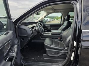 صورة 3 لـ 2025 FORD EXPEDITION PLATINUM
