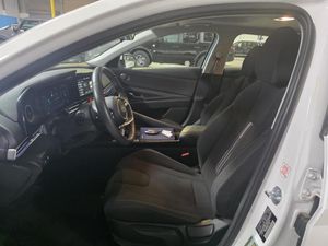 HYUNDAI ELANTRA SE - 3