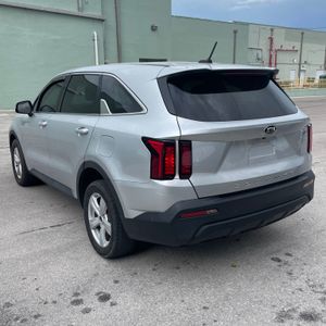 2021 KIA SORENTO LX photo 3