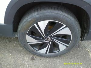 صورة 12 لـ 2025 Volkswagen TAOS SE