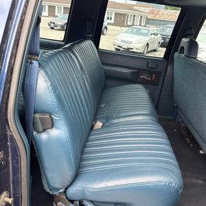 1993 Chevrolet SUBURBAN K2500 thumbnail 23