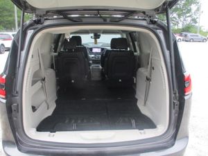 صورة 6 لـ 2023 Chrysler PACIFICA TOURING L