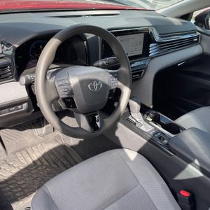 صورة مصغرة 28 لـ 2025 Toyota CAMRY LE