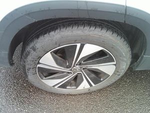 صورة 14 لـ 2025 Volkswagen TAOS SE