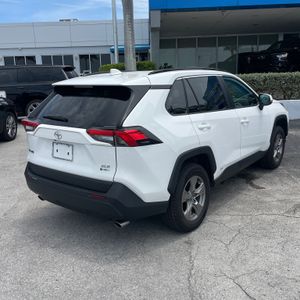 صورة 5 لـ 2025 Toyota RAV4 HYBRID XLE