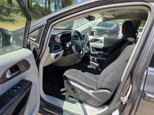 CHRYSLER VOYAGER LX - 3