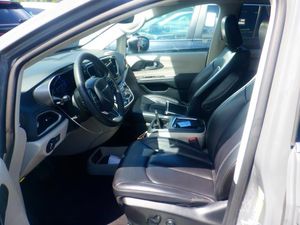 CHRYSLER PACIFICA TOURING L - 3