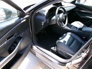 صورة 3 لـ 2025 Mazda CX-30