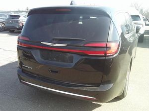 CHRYSLER PACIFICA TOURING L - 2