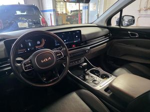 KIA CARNIVAL LXS - 4