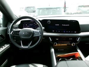 CHEVROLET SUBURBAN Z71 - 4