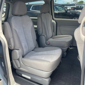صورة 27 لـ 2012 KIA SEDONA LX